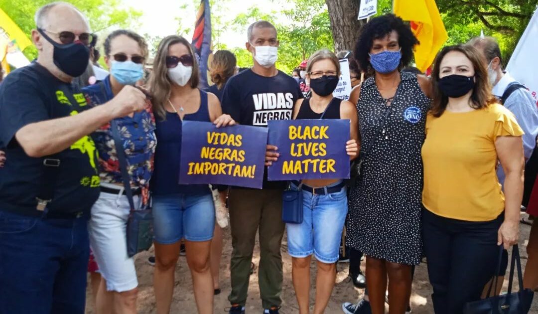 Protesto contra a morte de Moïse Kabagambe ocorre na Redenção, em Porto Alegre