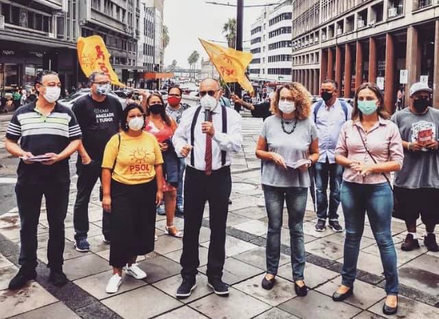 PSOL dialoga com a população na Esquina Democrática