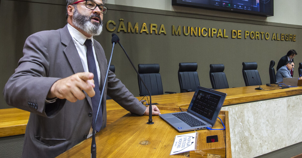 “Governo Melo é liderado pelo bolsonarismo”, diz Roberto Robaina, que defende construção de bloco político contrário ao prefeito