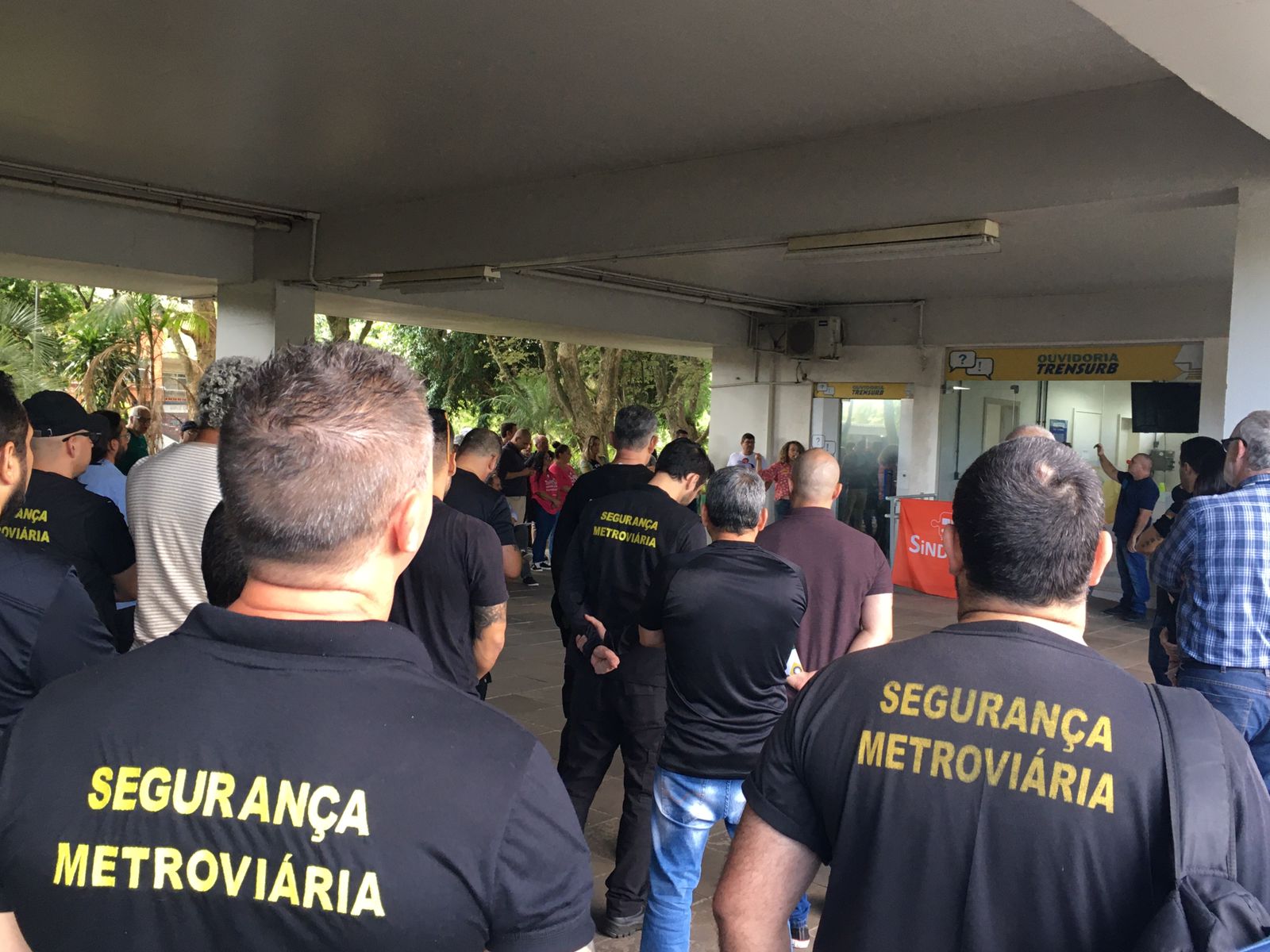 Em Assembleia Geral do Sindimetro, categoria declara greve