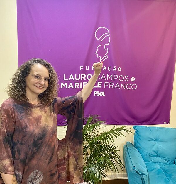 Luciana Genro é empossada presidente da Fundação Lauro Campos e Marielle Franco, do PSOL