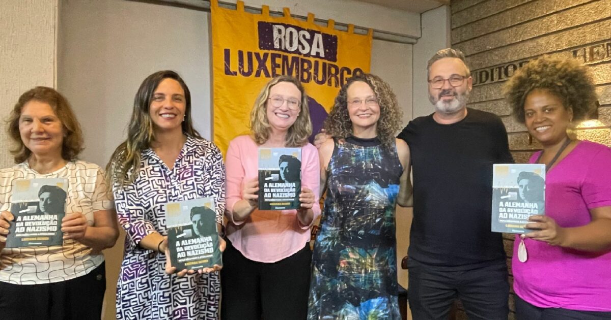 Luciana Genro lança livro sobre ascensão do nazismo na Alemanha e defende unidade contra a extrema direita em Porto Alegre