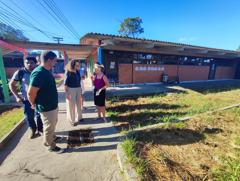 Luciana Genro e Jurandir Silva questionam Secretaria de Educação sobre merenda da Escola do Areal, em Pelotas