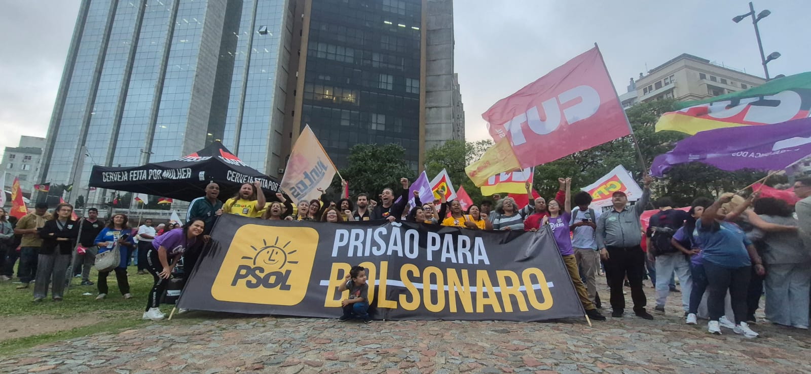 Porto Alegre se mobiliza pela prisão de Bolsonaro e todos os militares golpistas. O PSOL está nessa luta!