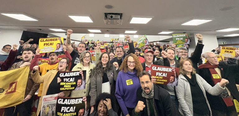 Caravana “Glauber Fica” chega ao Rio Grande do Sul em ato lotado na Assembleia Legislativa