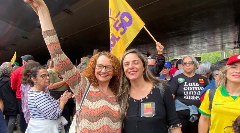 Em defesa dos trabalhadores terceirizados e das mulheres, Luciana Genro e Fernanda Melchionna protocolam projetos de lei estaduais e federais em conjunto