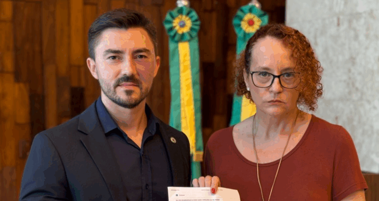 Deputados estaduais Luciana Genro e Adão Pretto são ameaçados de morte