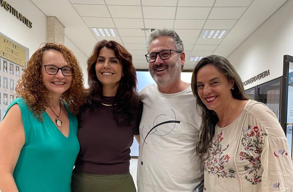 PSOL confirma apoio crítico à Juliana Brizola e entrega reivindicações ao plano de governo